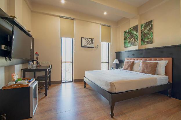 achievers airport hotel