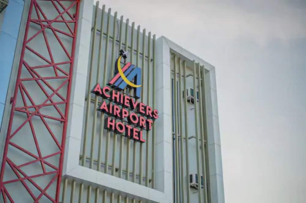 achievers airport hotel