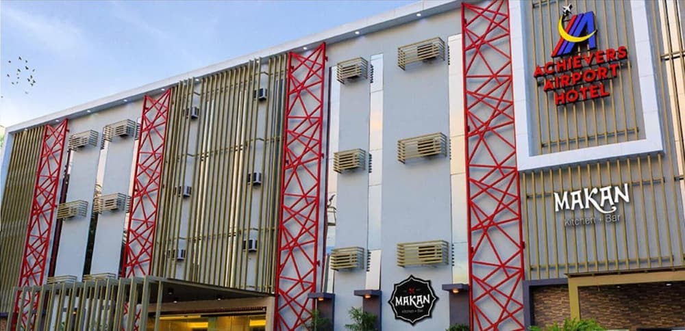 achievers airport hotel
