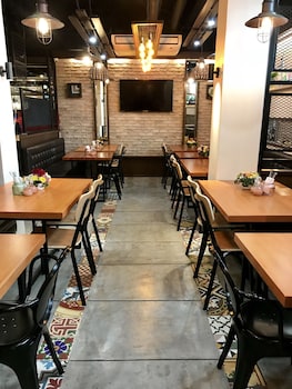 achievers airport hotel