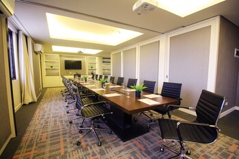 brittany hotel global south