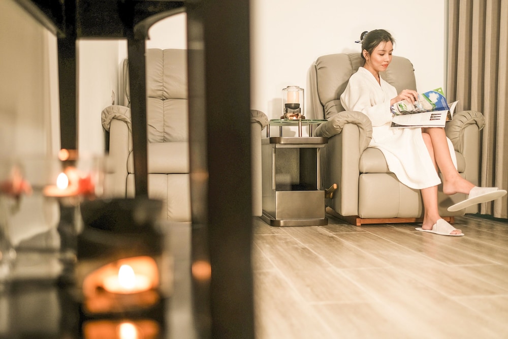 brittany hotel global south