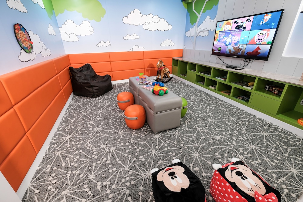 brittany hotel global south