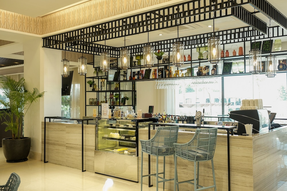 brittany hotel global south