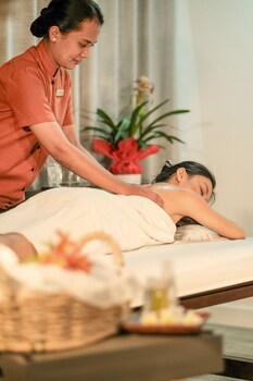 brittany hotel global south