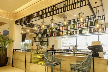 brittany hotel global south