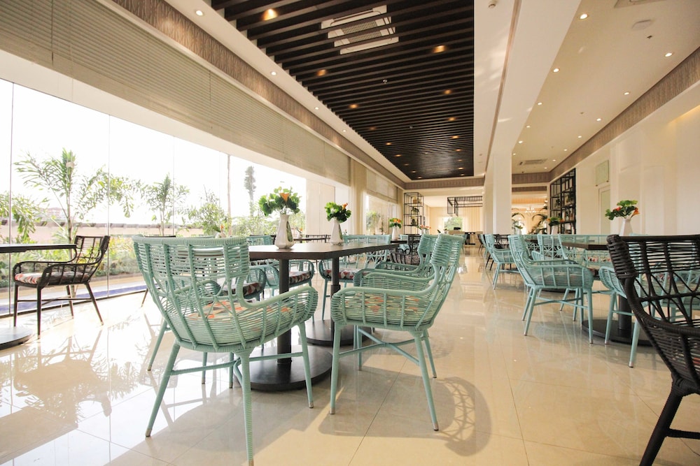 brittany hotel global south