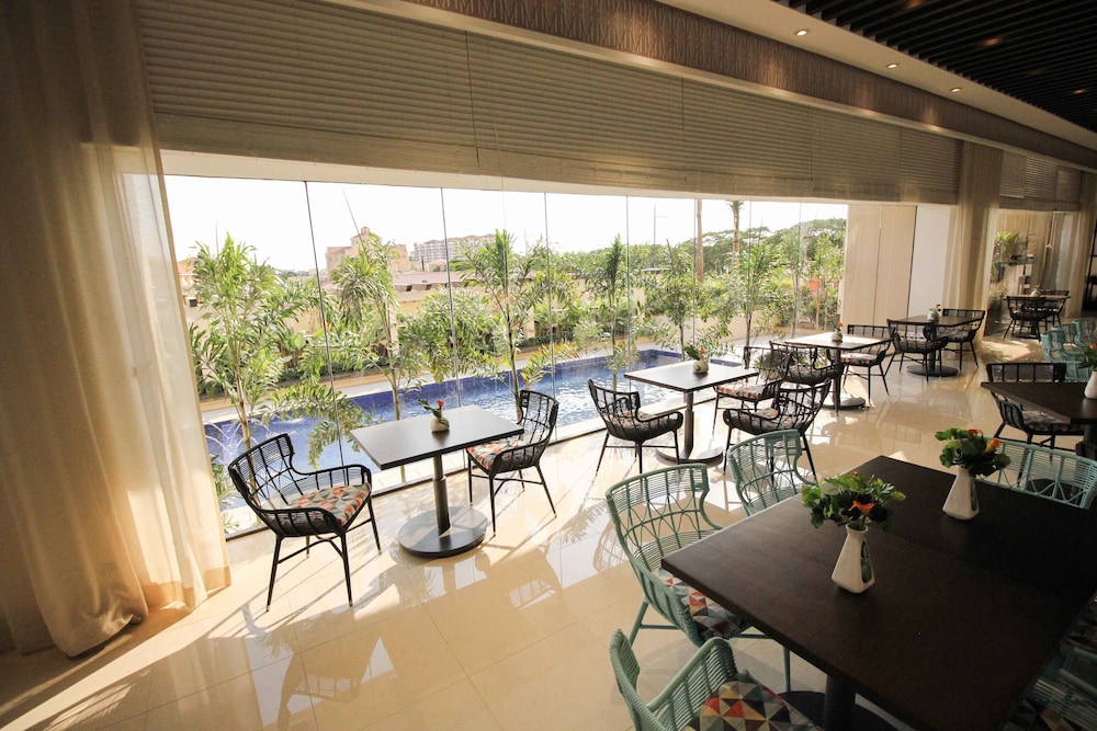 brittany hotel global south