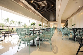 brittany hotel global south