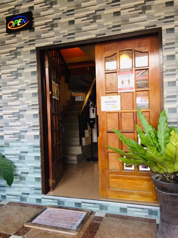 bandj guesthouse and tours