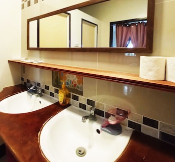 bandj guesthouse and tours