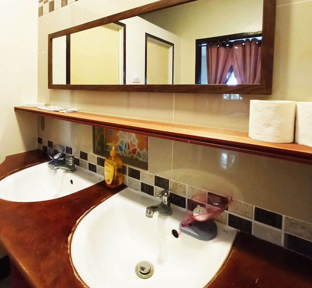 bandj guesthouse and tours