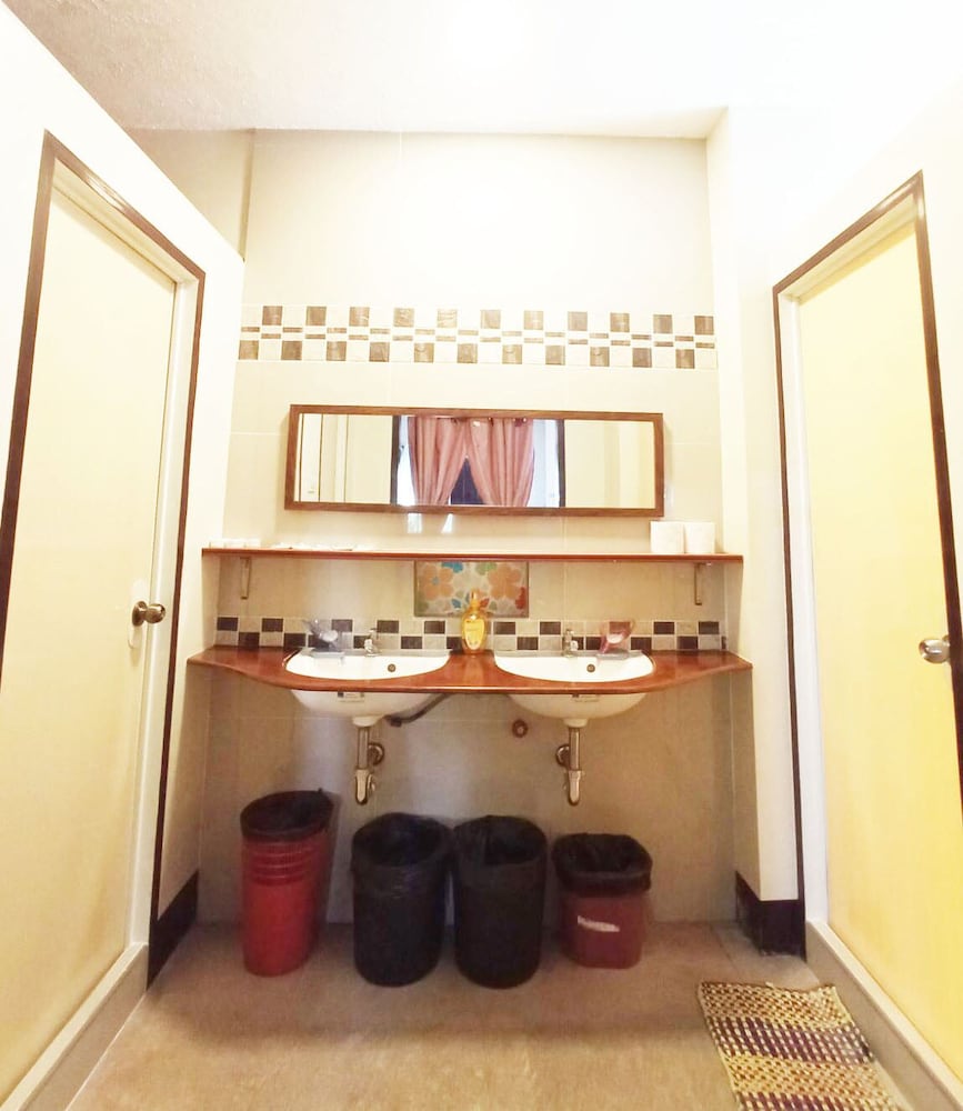 bandj guesthouse and tours