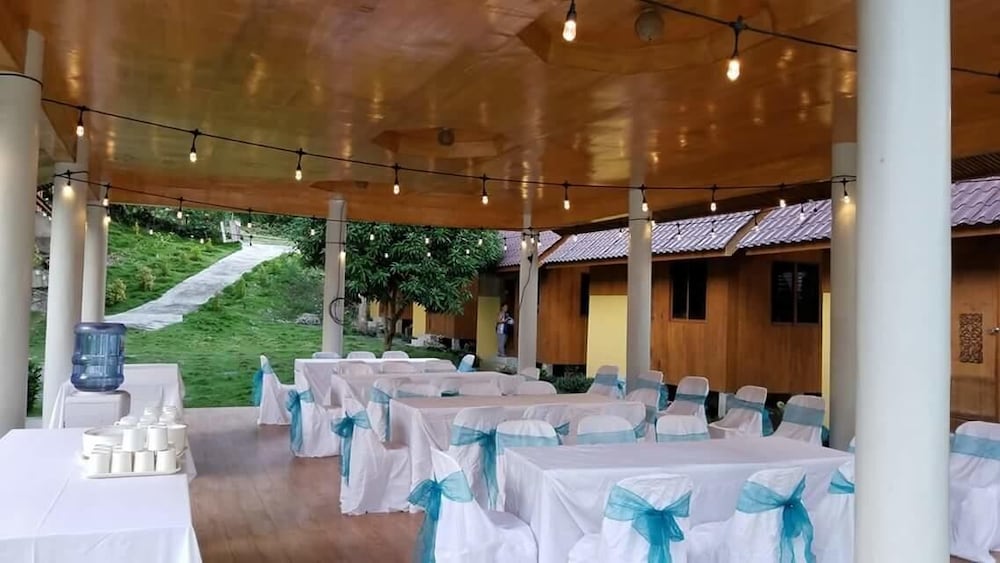 aundanao oasis beach