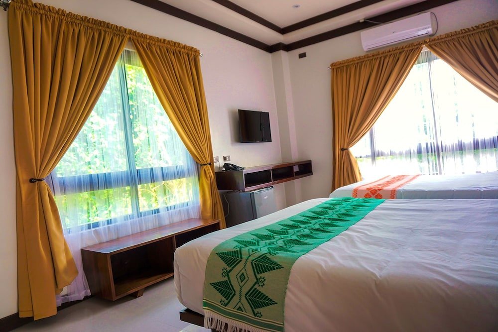 veranda suites and restaurant