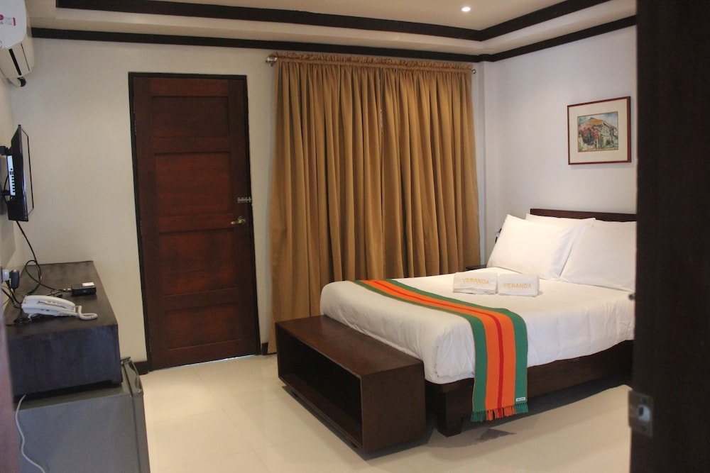 veranda suites and restaurant
