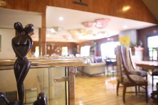 the lakeview suites