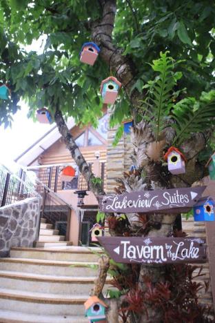 the lakeview suites