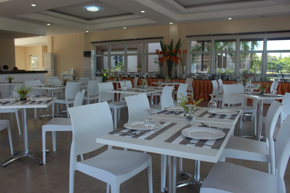 sotogrande iloilo hotel