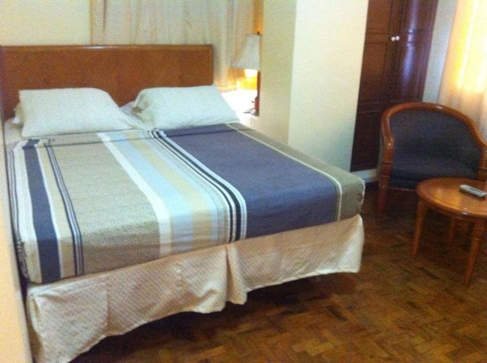 tondaligan beach hotel