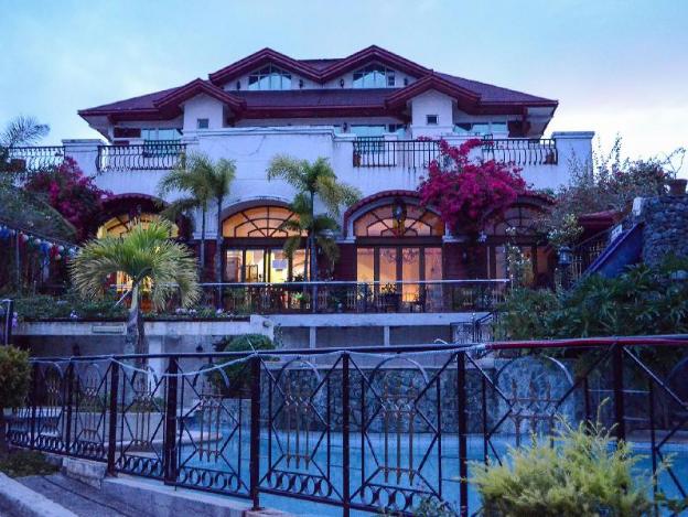 ang tahanan ni aling meding hotel