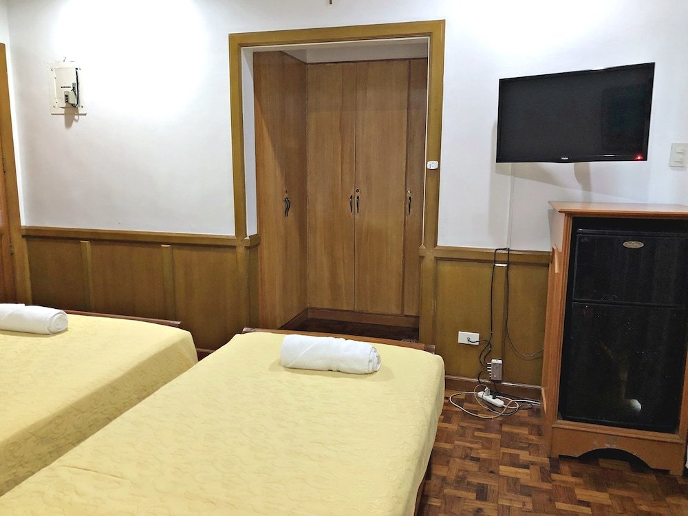 ang tahanan ni aling meding hotel