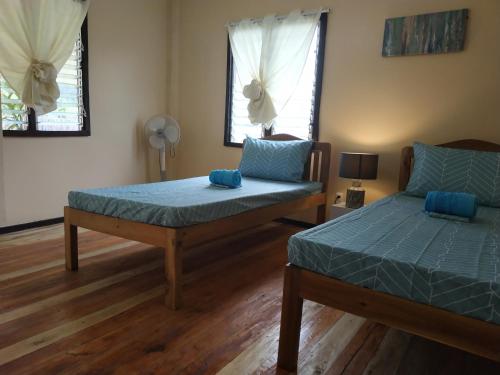 nelmanns nipa huts
