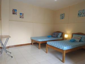 nelmanns nipa huts