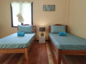 nelmanns nipa huts