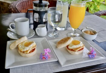 puesta del sol beach bungalows
