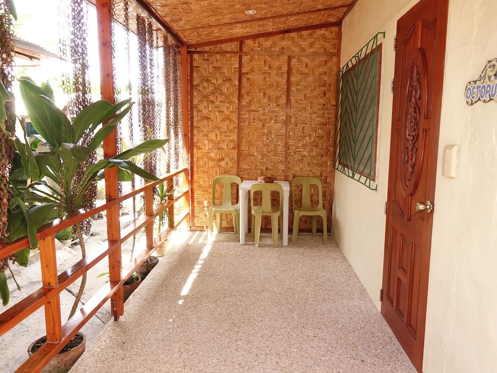 the blue abyss resort