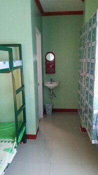 rms travellers inn hostel