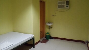 rms travellers inn hostel