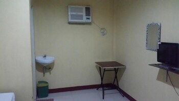 rms travellers inn hostel