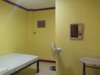 rms travellers inn hostel