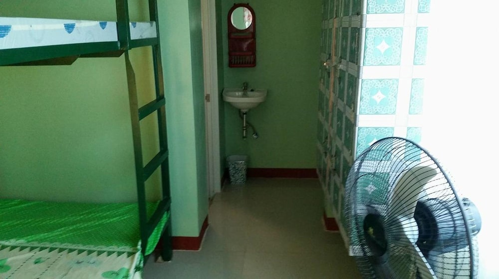 rms travellers inn hostel
