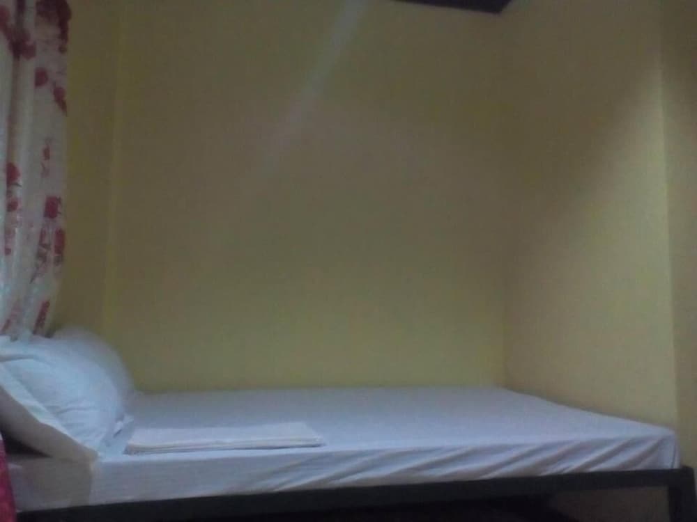 rms travellers inn hostel
