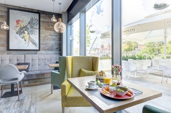 old town river point by welcome apartment