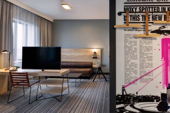 moxy katowice airport