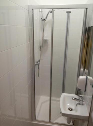 lorf hostelandapartments