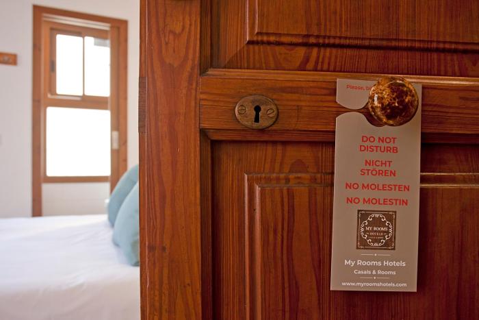 casal de petra rooms and pool