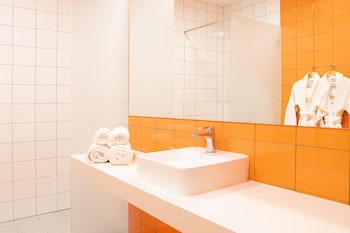 ride surf resort and spa