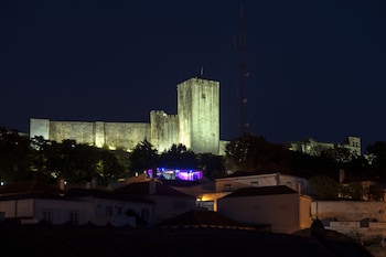 porta da arrabida hostel and suites