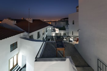 porta da arrabida hostel and suites