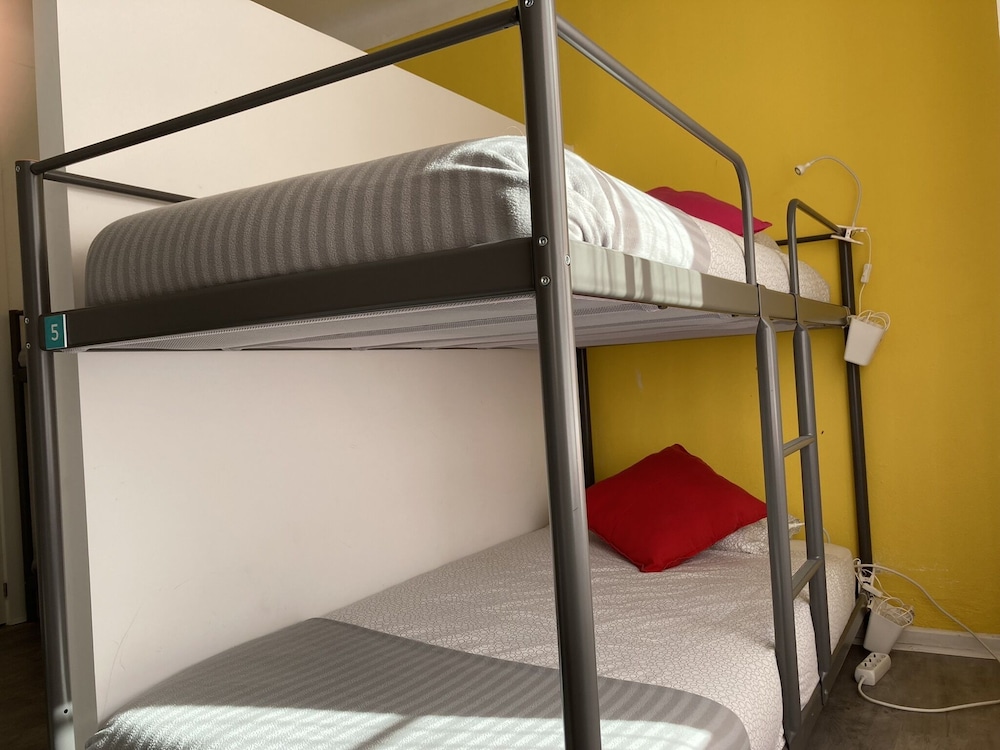 surfers den ericeira