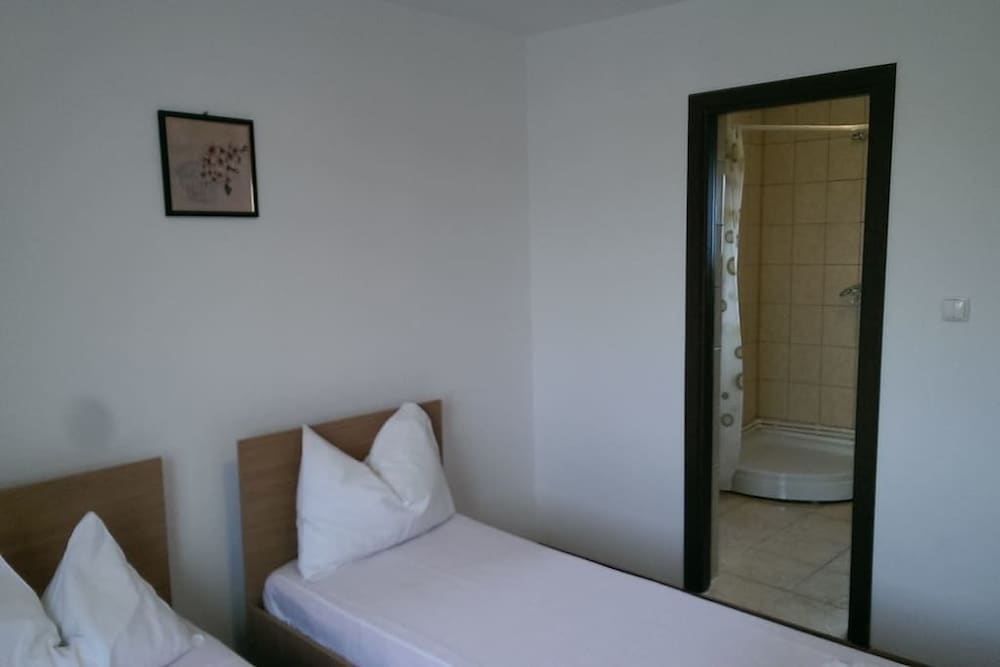 casa noastra vama veche