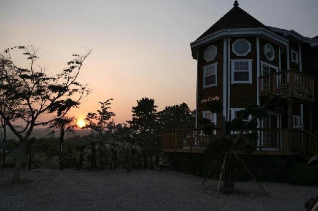 sea castle pension