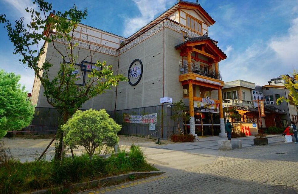 hwangsil tourist hotel