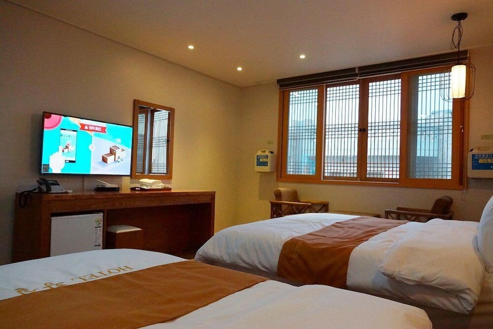 hwangsil tourist hotel