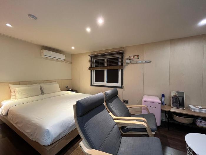 hotel the hit